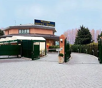 Hotel Maxim Peschiera Borromeo